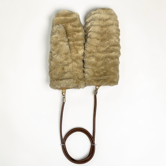 Max Mara Women's Ombrato Teddy Mittens - Picture 4 of 6
